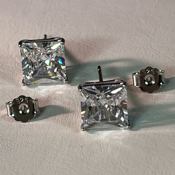 Men's 925 Silver Crystal Stud Earrings Screw Back Square 6 mm with gift box - Picture 1 of 5